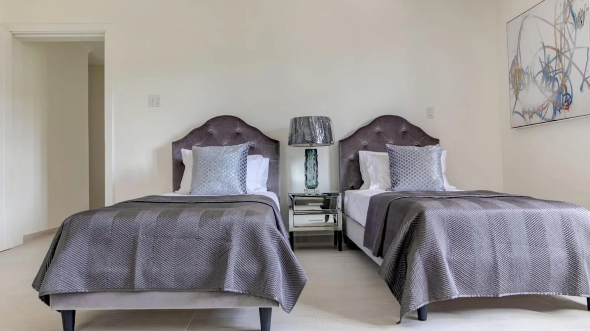 The One At The Saint James By Blue Sky Luxury