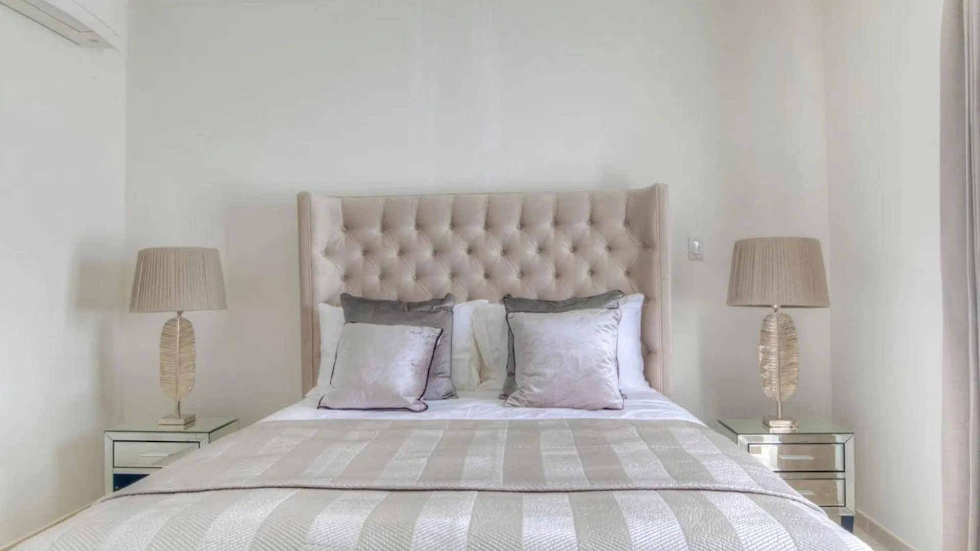 The One At The Saint James By Blue Sky Luxury 0*,